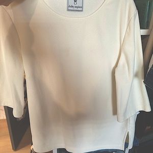 Dudley Stephen’s off white fleece size large. Excellent condition.